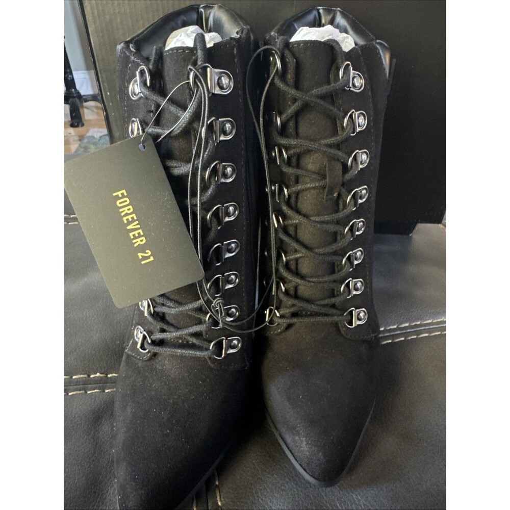 NWT Forever 21 Black Suede Pointed Toe Ankle Booties Zipper Detail Size 9